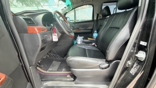 Alphard 2010 មានហ្គាស់&កៅអៅVIP