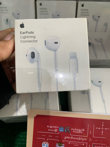 Apple EarPods with Lightning Connection
