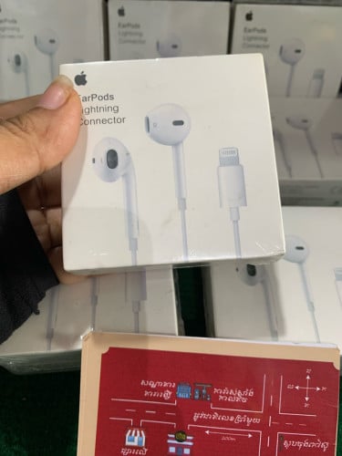 Apple EarPods with Lightning Connection