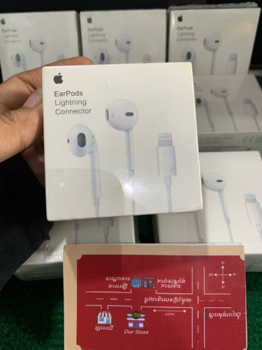 Apple EarPods with Lightning Connection