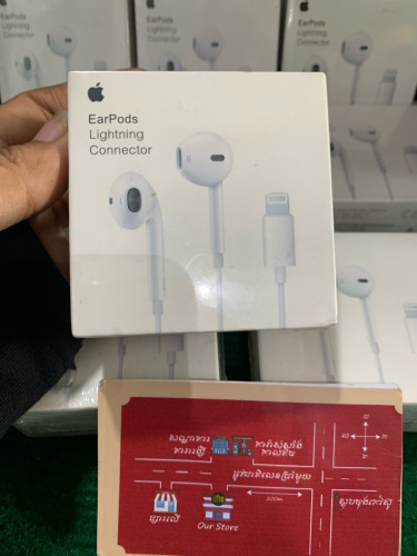 Apple EarPods with Lightning Connection