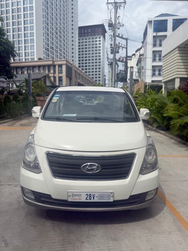 Hyundai H1 2015