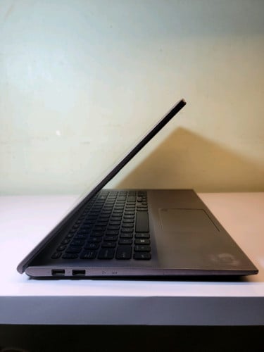 ASUS Vivobook 15