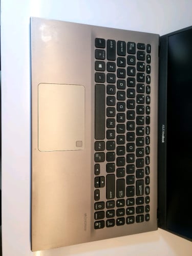 ASUS Vivobook 15