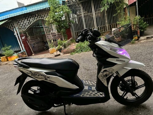 Beat ដៃកង់លក់