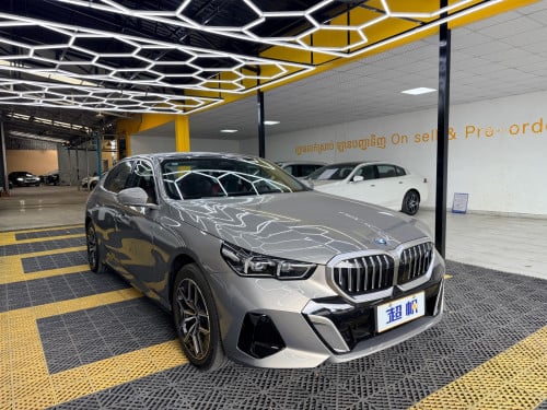 BMW i5 2024