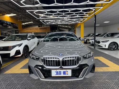 BMW i5 2024