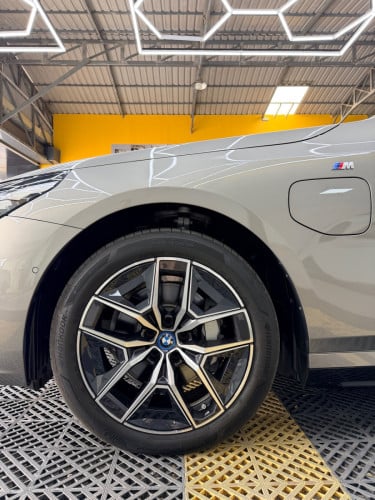 BMW i5 2024