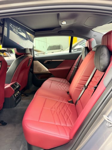 BMW i5 2024