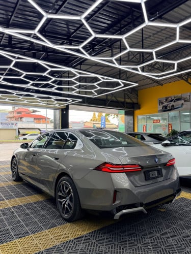 BMW i5 2024
