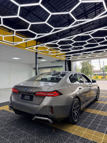 BMW i5 2024