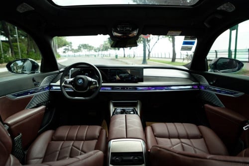 BMW I7