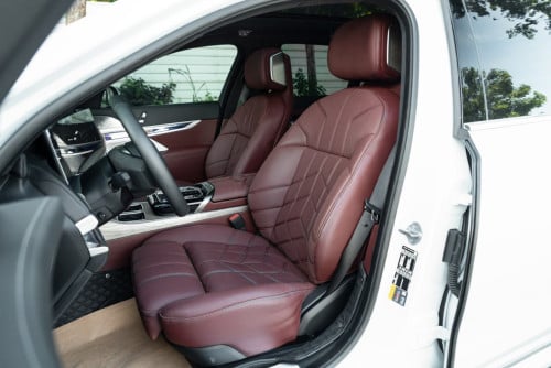 BMW I7