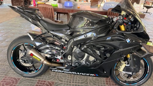 BMW s1000rr Full Carbon តម្លៃ៖ $11,800 (អាចចរចាបាន)