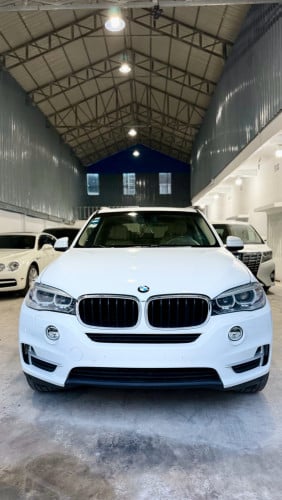 BMW X5🤍Year ៖​  2014(​ ពណ៌​ស🤍)​​ V6 30L( ម៉ាស៊ីន​សាំង​​ )
