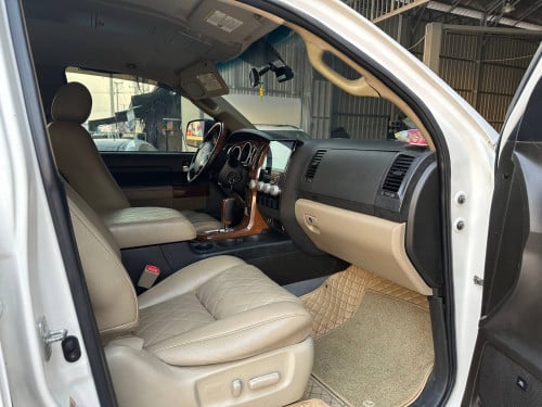 Car for rent at Sihanoukville and Phnom Penh