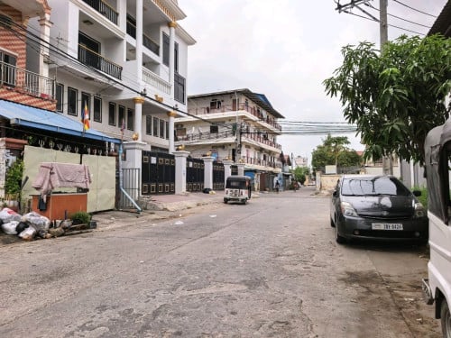Code #L027📍 ដីជួល ឬ លក់+ តម្លៃជួល : $1,000 (ចរចារ)+ តម្លៃលក់ : $460,000 (ចរចារ)+ ទំហំ : 9m x 45m