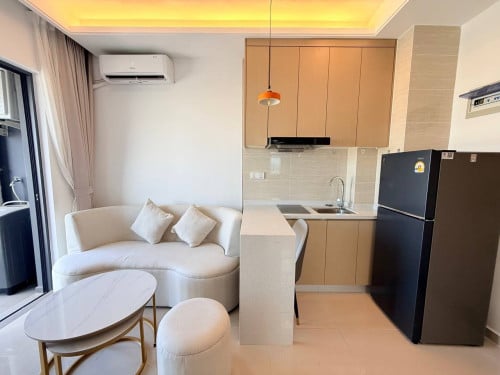 Condo R and F one bedroom for rent