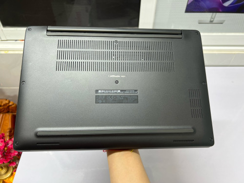 Dell Latitude 7400