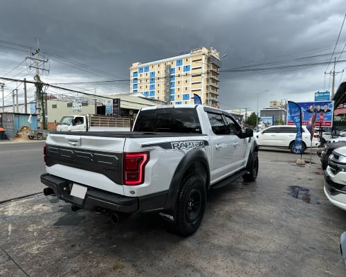 FORD F-150 RAPTOR 2018 Full options ឡាន មិនធ្លាប់ជួល ម្ចាស់ទិញក្រដាសពន្ធថ្មី• បើកដំបូល + ក្លុបក្រោយ