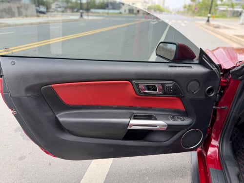 ford mustang ,full options ,2015 ,ឡាន​ក្រុមហ៊ុន​ ខ្លាញ់​គោ​
