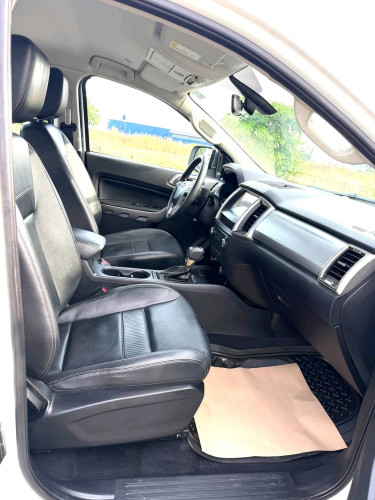 Ford Ranger XLT 2022 ម៉ាសុីន 3.2L ថ្នាំហ្សីន 99%ប្រេីបាន 50,000km