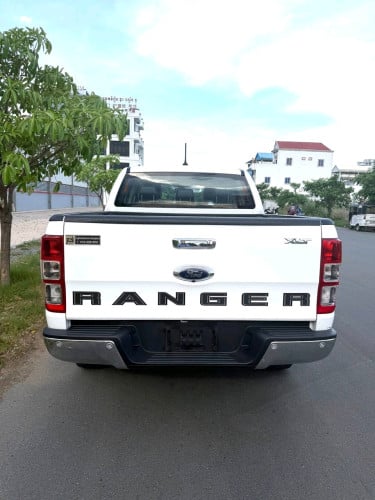 Ford Ranger XLT 2022 ម៉ាសុីន 3.2L ថ្នាំហ្សីន 99%ប្រេីបាន 50,000km