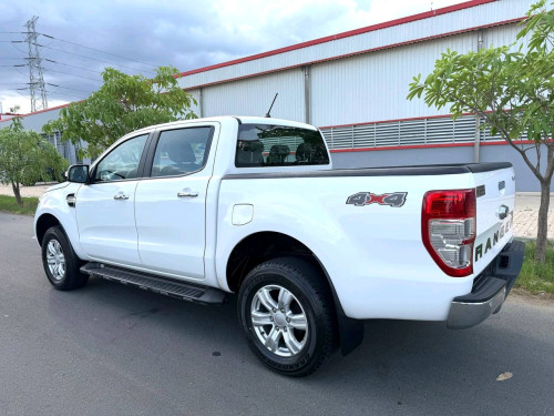 Ford Ranger XLT 2022 ម៉ាសុីន 3.2L ថ្នាំហ្សីន 99%ប្រេីបាន 50,000km