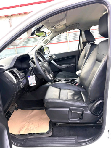 Ford Ranger XLT 2022 ម៉ាសុីន 3.2L ថ្នាំហ្សីន 99%ប្រេីបាន 50,000km