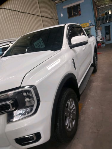 Ford ranger XLT 2023 ថ្មី ទឹកថ្នាំហ្ស៊ីន ធានាអត់បុកប៉ះ ធានាទិញចូលវិញ