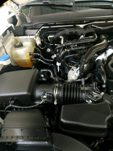 Ford ranger XLT 2023 ថ្មី ទឹកថ្នាំហ្ស៊ីន ធានាអត់បុកប៉ះ ធានាទិញចូលវិញ