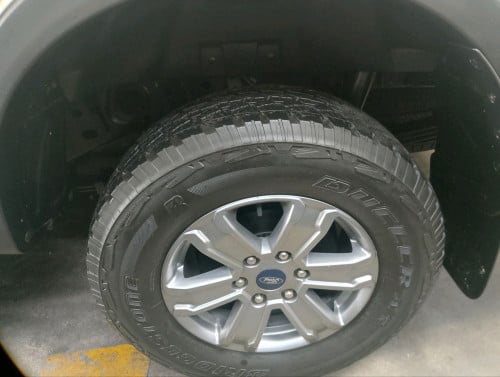 Ford ranger XLT 2023 ថ្មី ទឹកថ្នាំហ្ស៊ីន ធានាអត់បុកប៉ះ ធានាទិញចូលវិញ
