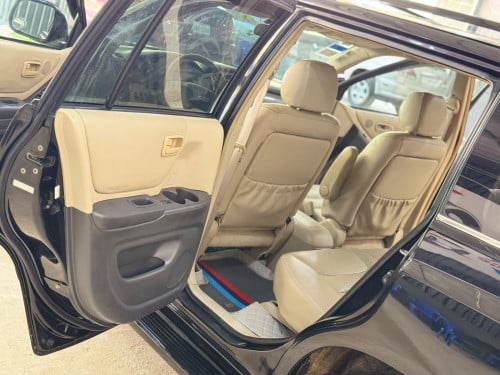 Highlander 02 V6 បេីកបូល