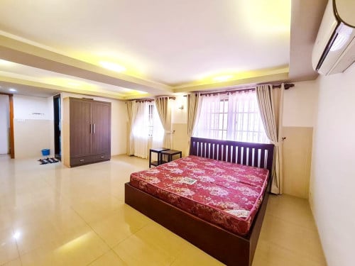HOUSE FOR RENT IN BKK2
