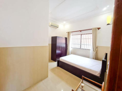 HOUSE FOR RENT IN BKK2