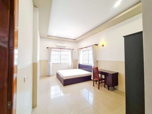 HOUSE FOR RENT IN BKK2