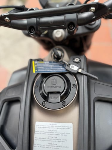 HUSQVARNA SVARTPILEN 401 2022 373CC