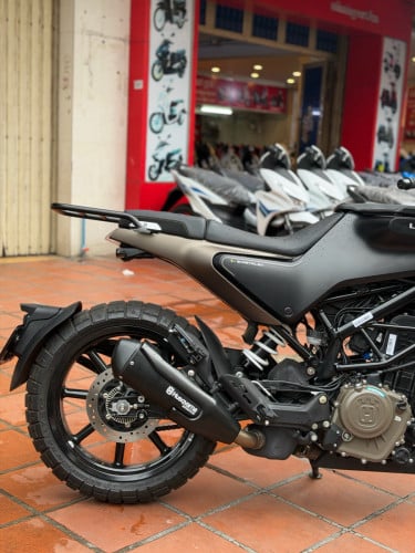 HUSQVARNA SVARTPILEN 401 2022 373CC
