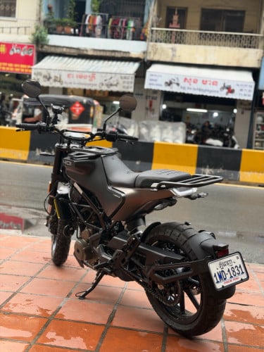 HUSQVARNA SVARTPILEN 401 2022 373CC