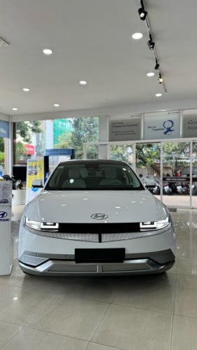 Hyundai- IONIQ5