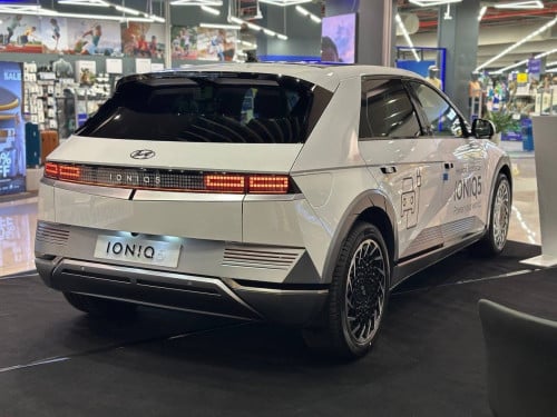 Hyundai- IONIQ5