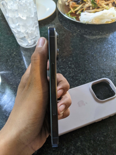 iPhone 15pro LL/A