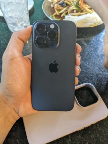 iPhone 15pro LL/A