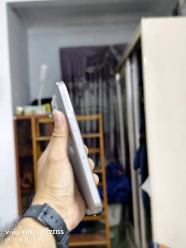 Iphone15pro max 1000G ZA ម៉ាសុីនស្រុីនអេក្រង់ស្រុីន ជាំបែក