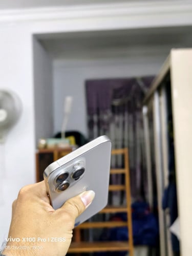 Iphone15pro max 1000G ZA ម៉ាសុីនស្រុីនអេក្រង់ស្រុីន ជាំបែក