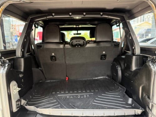 Jeep 2021 Rubicon ម្ចាស់ដើមទីមួយឡានក្រុមហ៊ុន