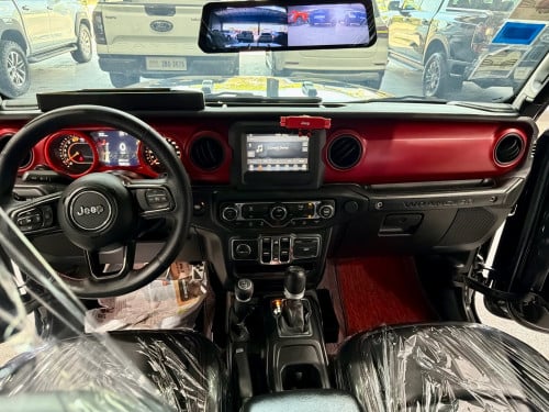 Jeep Wrangler up rubicon ថ្មីដាច់