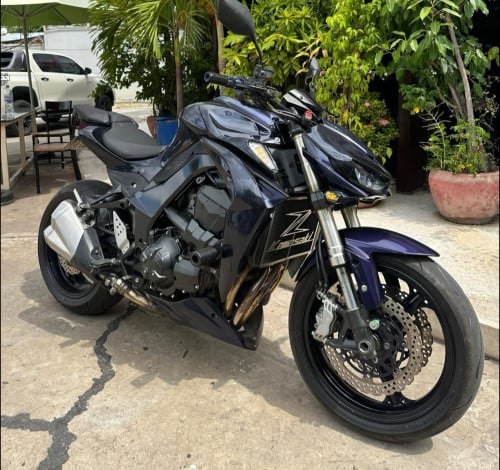 Kawasaki z1000cc ពន្ធពេញឆ្នាំ