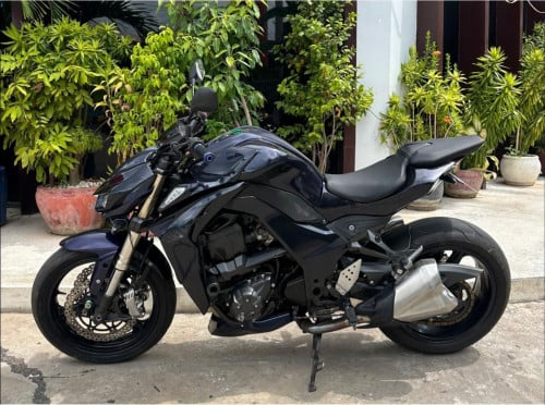 Kawasaki z1000cc ពន្ធពេញឆ្នាំ