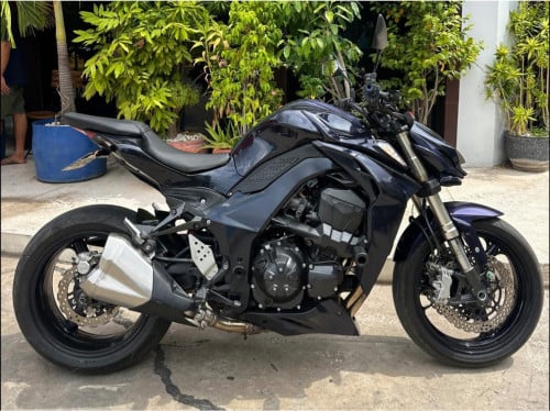 Kawasaki z1000cc ពន្ធពេញឆ្នាំ